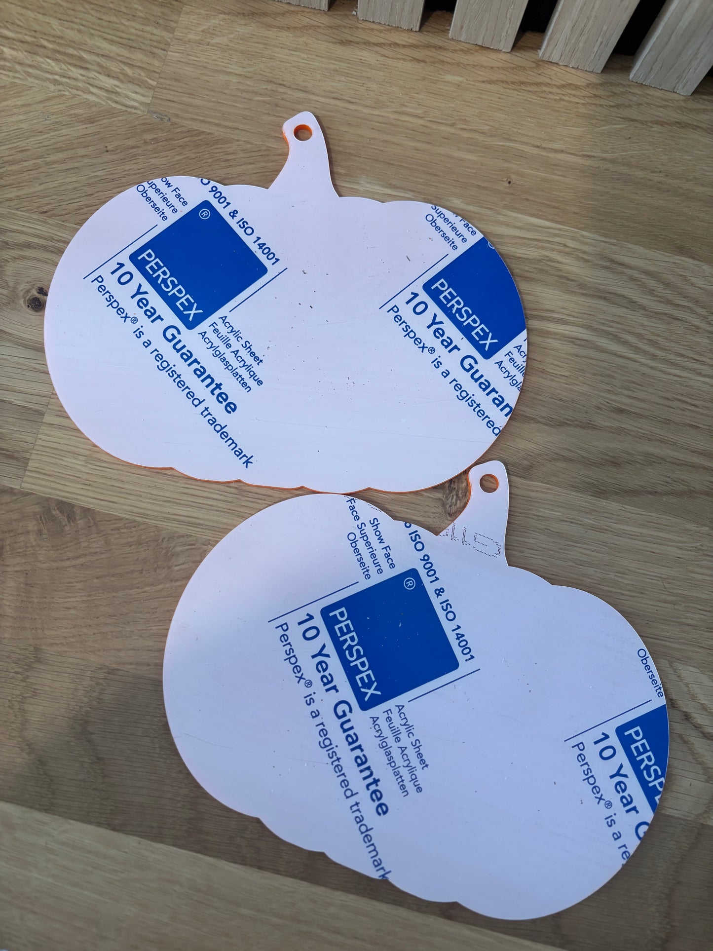 Pumpkin-Shaped Acrylic Plaque – Blank Craft Shape for Customising, with Hanging Hole (Black, Orange, White)